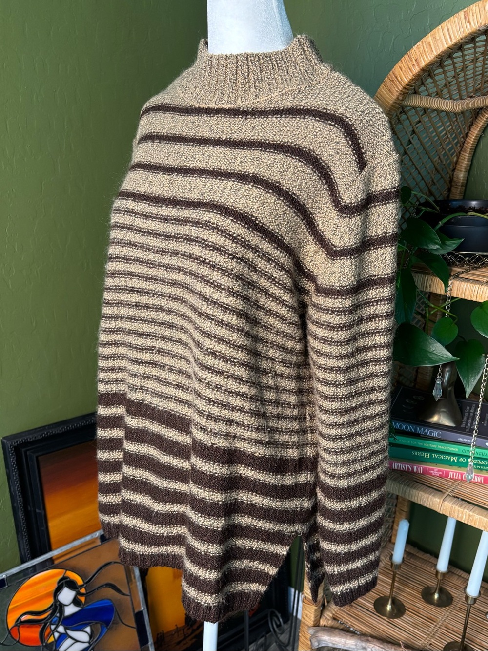 VTG Carolyn Taylor Brown and Tan Asymmetrical Striped Boxy Knit Sweater